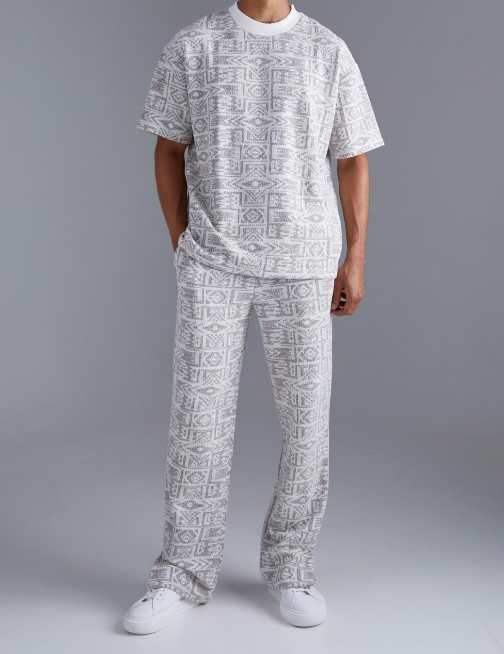 Oversized Jacquard T-shirt And Regular Jogger Set